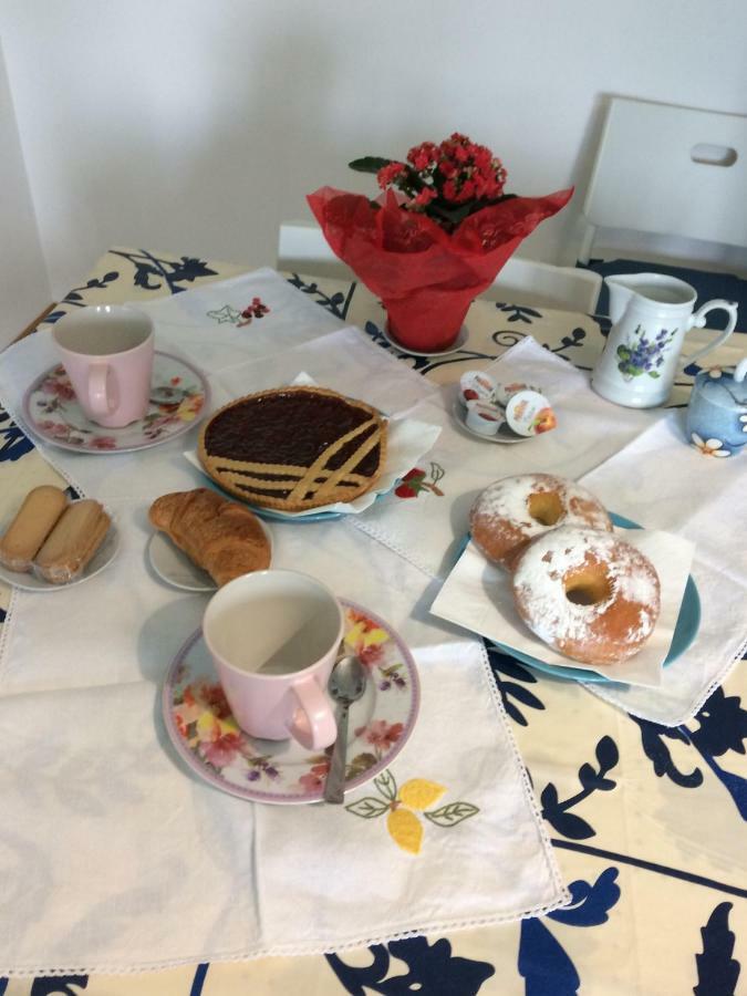 시비타노바 마르셰 Casa "La Conchiglia" B&B 외부 사진